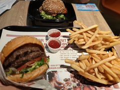 -The Habit Burger Grill 哈比特汉堡(复兴soho店)