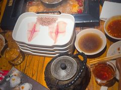 -老牌坊云南鱼豆花火锅(爱建店)