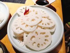 莲菜-洪氏嗨捞·广东猪肚鸡·椰子鸡火锅(西咸万象城店)