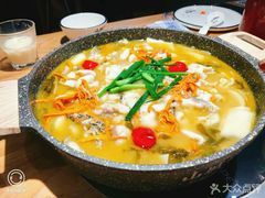 -山城外·非遗酸菜鱼(新都汇融店)