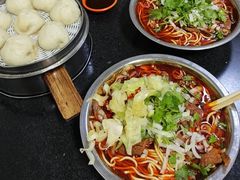 -薛记襄阳香辣牛肉面(平安路店)