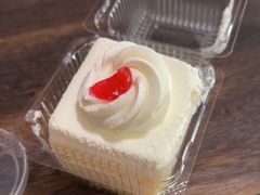 -红宝石·鲜奶小方·海派西点房(万航店)