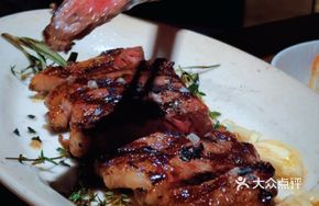 Fruit Wood Charcoal Grilled Australian Wagyu Steak