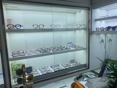 -翰佐蔡司小乐圆·依视路星趣控·暴龙眼镜折扣店