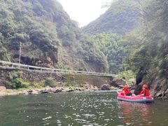 -安吉龙王山峡谷漂流