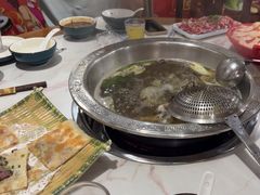-乡土黄·鲜牛肉火锅·小龙虾(兴业街店)