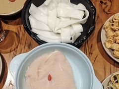 -东巴婆婆云南鱼豆花火锅(大东门店)