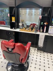 -老男孩男士理容馆·理发·烫染·修面