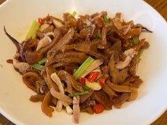 -赶海部落海鲜城(海阳路店)