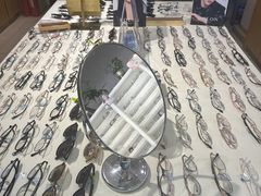 -天空之镜眼镜店蔡司依视路授权店(天通苑店)