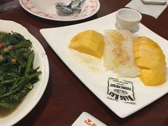 -Dang restaurant (patong phuket)