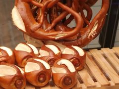 -Dough&Joe团憩(瑞虹天地月亮湾店)