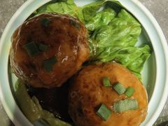 鸭蛋黄狮子头-闫府私房菜·百年鲁菜(恒隆店)