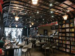 -钟书阁(松江泰晤士小镇店)