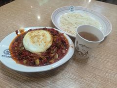 -歹歹的加个面过油肉拌面