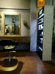 -M hair salon
