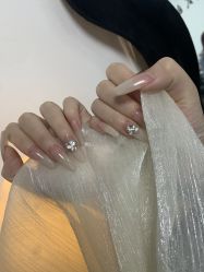 -芊屿芊浔美甲