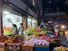 自助取餐区-三亚新鸿港水果一级批发市场