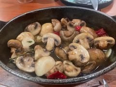 橄榄油香草煎蘑菇-CRAZYONES西班牙海鲜饭(上海美罗城店)