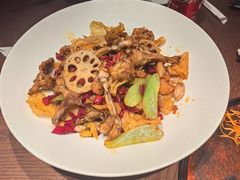 -映水芙蓉(长宁来福士店)