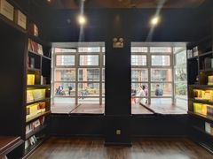 -钟书阁(松江泰晤士小镇店)