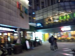 -易生活购物公园