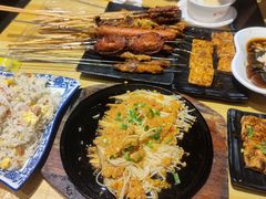 -老街烧烤大排档·地道湖北菜·龙虾馆(汉口火车站店)