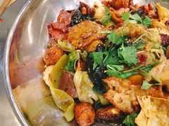 -愉肴麻辣香锅(中山路店)