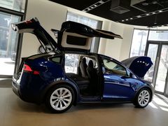 -TESLA 特斯拉(上海太古汇体验店)