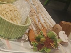 -两三事小郡肝串串香火锅(桂庙店)