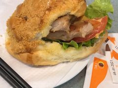 豬扒菠蘿油-华嫂冰室(尖沙咀店)