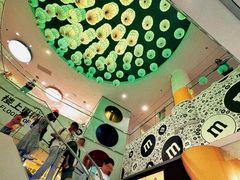 -m豆巧克力世界(上海世茂广场店)