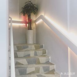 -茶发Salon·烫发染发理发