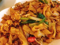 瘦肉鸡蛋炒河粉-覃记海鲜美食餐厅