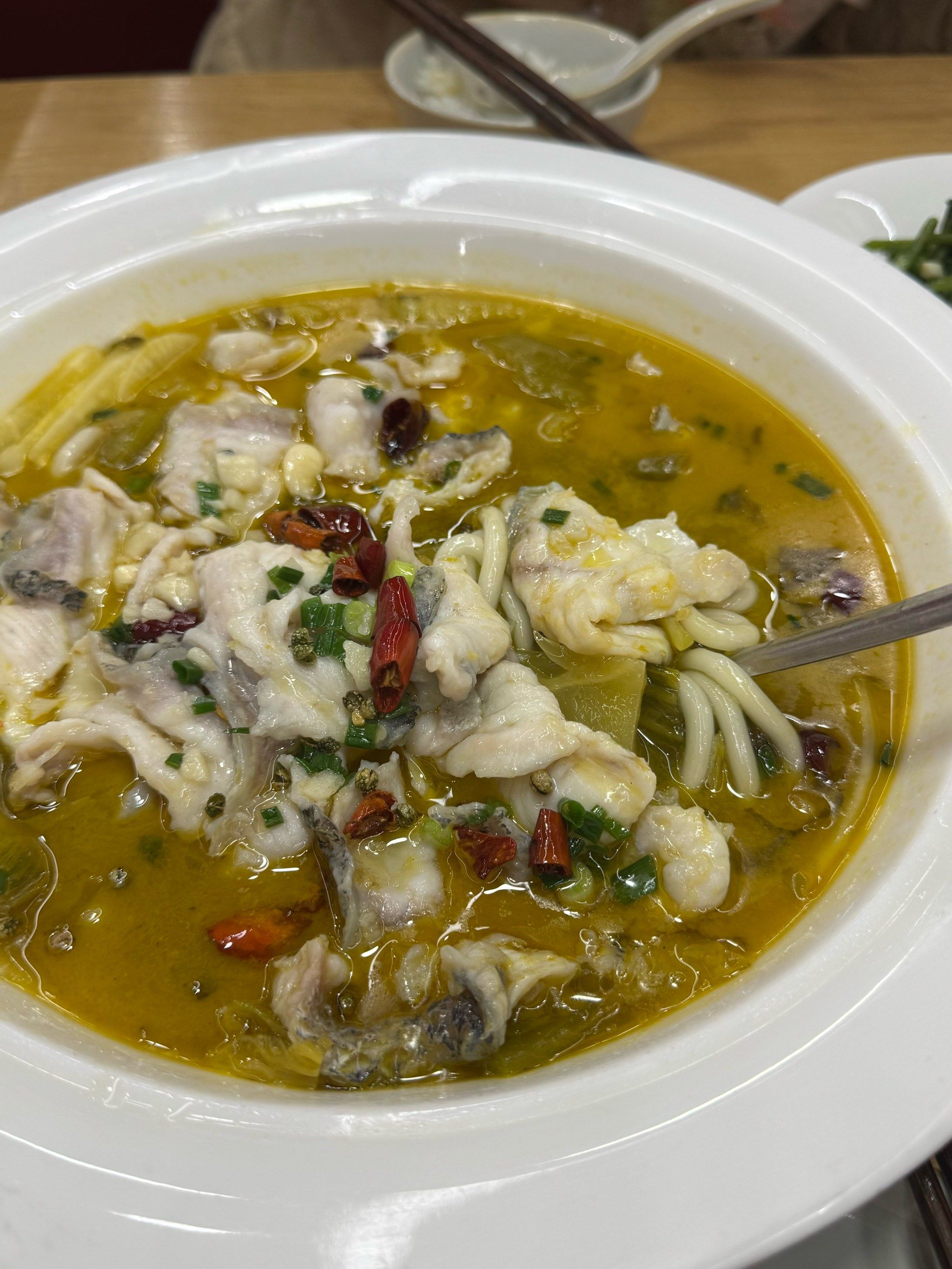 太二酸菜鱼要改名“鲜料川菜馆”？ 12月19日早报