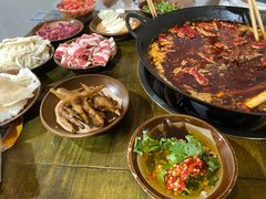 -黄潇洒老火锅(九眼桥宏济巷店)
