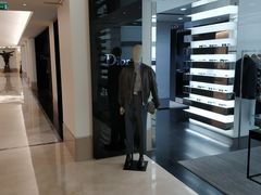 -乐蓬马歇百货公司(Rive Gauche)