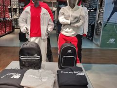 -王府井奥莱临潼小镇(临潼店)