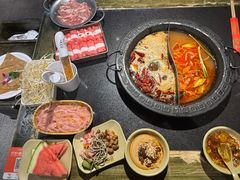 -宽板凳老灶火锅(台湾街店)