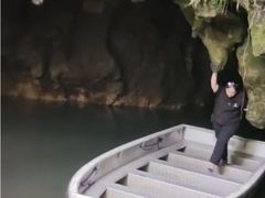 -怀托摩萤火虫洞