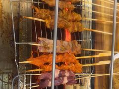 -哈尔滨小酒馆·鲜肉现穿自助烧烤(康新花园店)