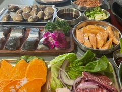 -围炉肉舍•炭烤活鳗•丹东海鲜烤肉(步行街店)