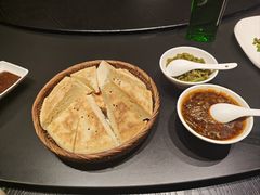 -艳阳天民俗村(公园路店)