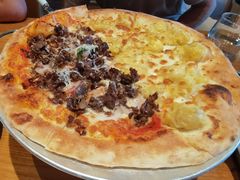 榴莲牛肉双拼披萨-1861意大利餐厅(文化广场店)