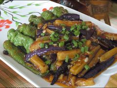 虎皮尖椒闷茄子-三江源美食城