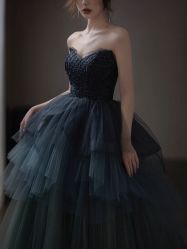 -艾米丽婚纱礼服