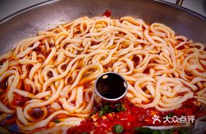 Chopped Chili Fish Head with Noodles