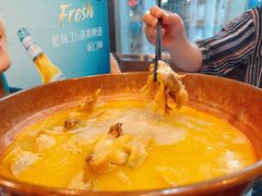 -鲜入围煮花胶鸡海鲜火锅