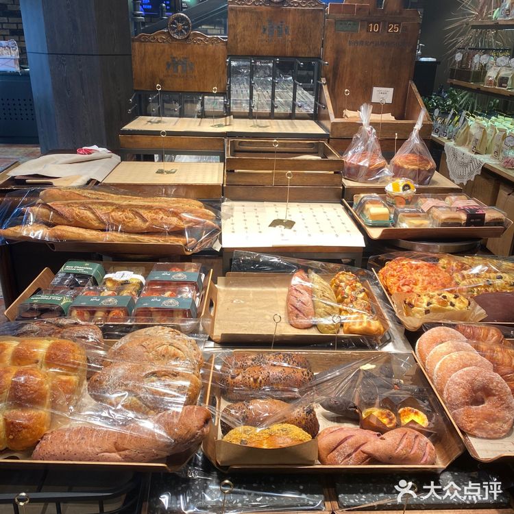 红跑车你为什么不倒闭 仙鹤街的红跑车服务员一个比一个拽