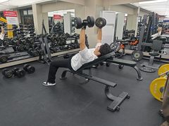 -鲸灵公元游泳中心